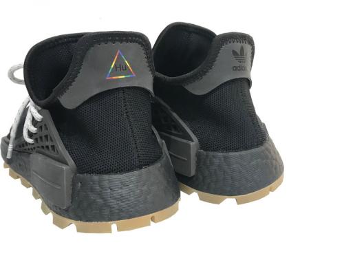 PW HU NMD PRDのコラボスニーカー