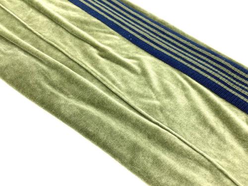 トラックパンツ