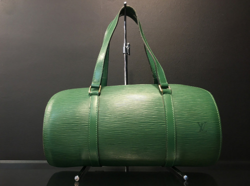 ラグジュアリーブランドのLOUIS VUITTON 　