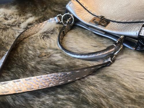 フェンディのピーカブー