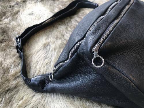 アエタのウエストバッグ