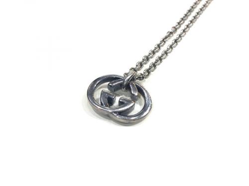 グッチのGGインターロッキングネックレス