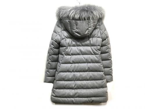 タトラスのダウンコート