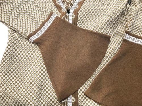 総柄Vネックカーディガンのレディース