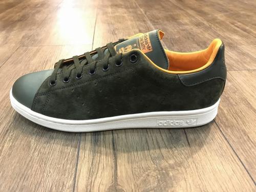 adidasのアディダス