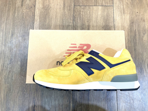 スニーカーのNEW BALANCE