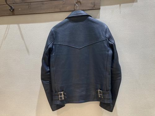 アディクトクローズのレザージャケット