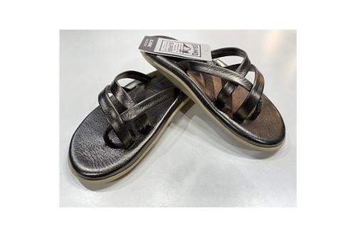 アイランドスリッパーのシャワーサンダル