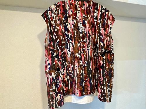 マルニのデザインブラウス