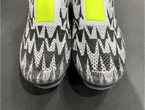 アクロニウム ナイキのコラボスニーカー