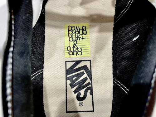 コラボ・別注アイテムのSSZ × VANS