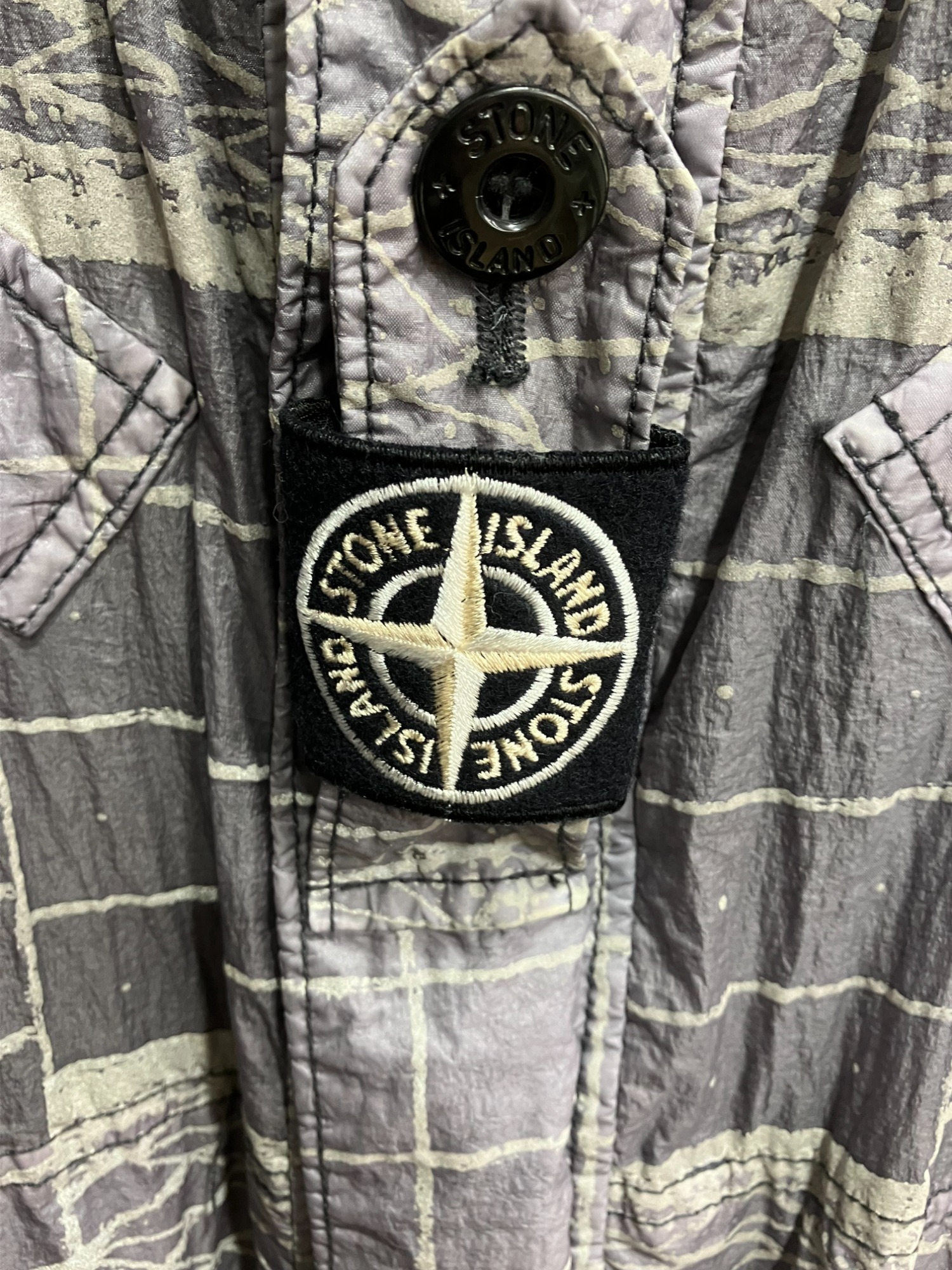 STONE ISLAND / ストーンアイランド】より「Reflective Grid On Lamy