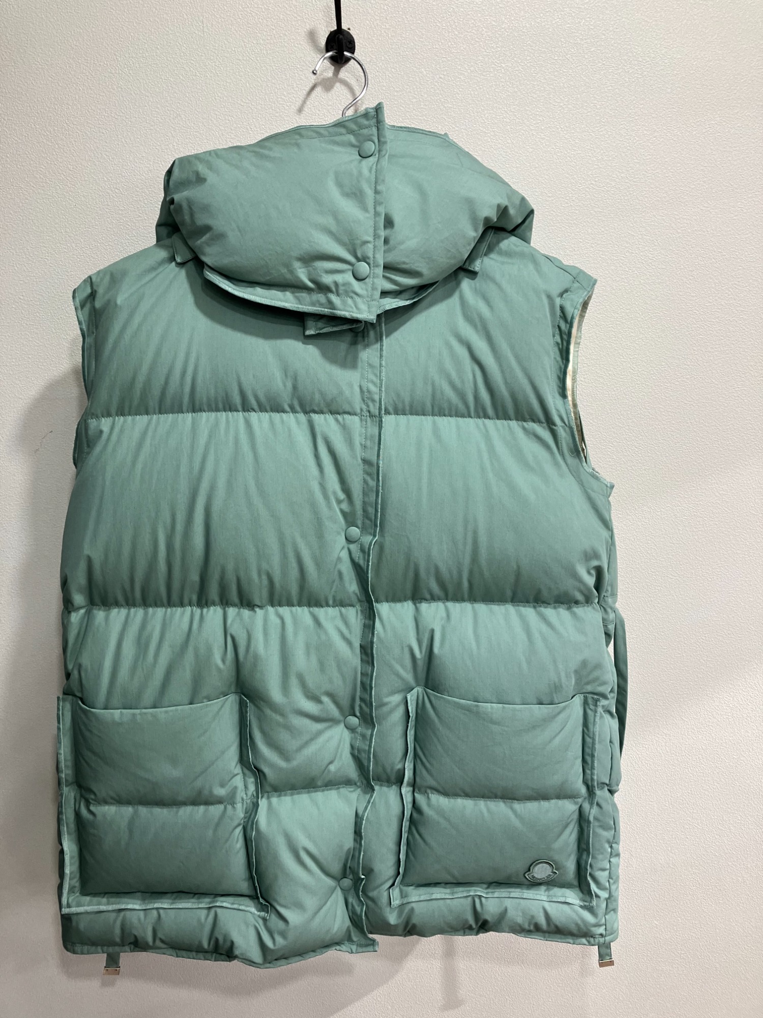 MONCLER /モンクレール 】より「BATTY ダウンベスト」をご紹介いたし