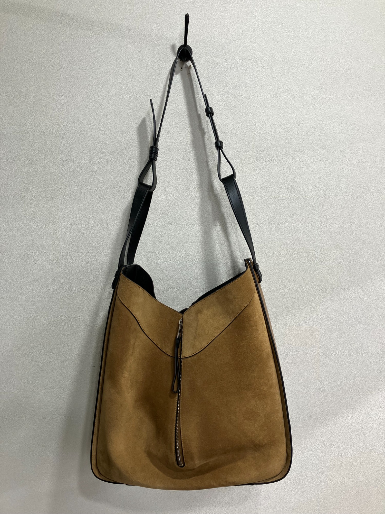 LOEWE/ロエベ】より「ハンモックラージスウェードトート」を買取入荷