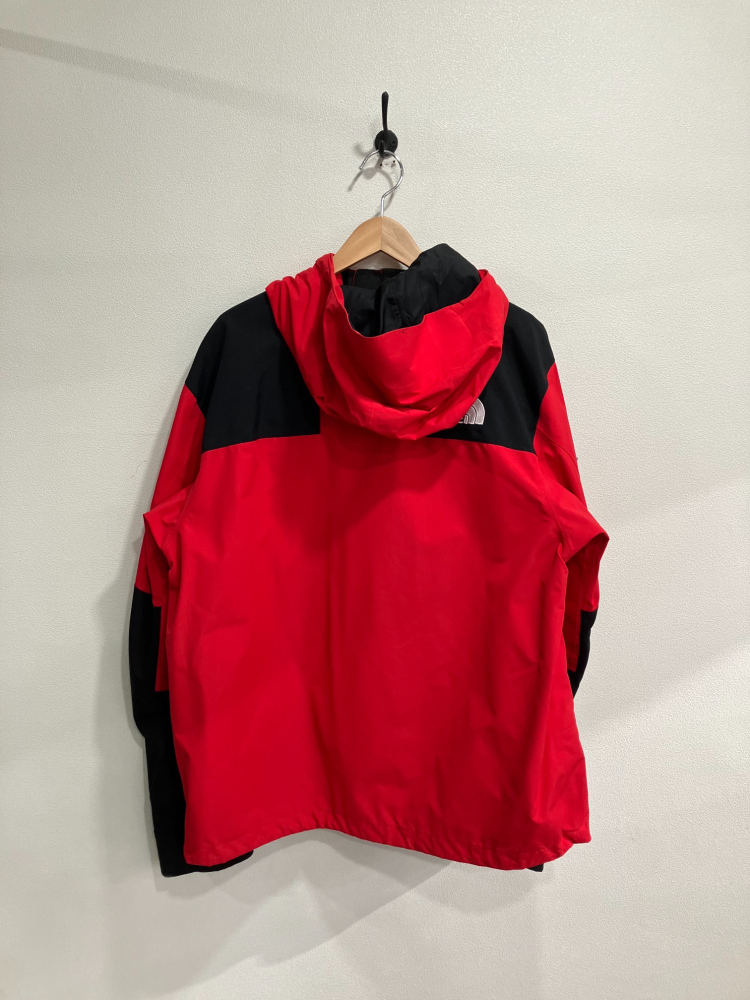 THE NORTH FACE × SUPREME /ザ ノース フェイス】より「ARC Logo