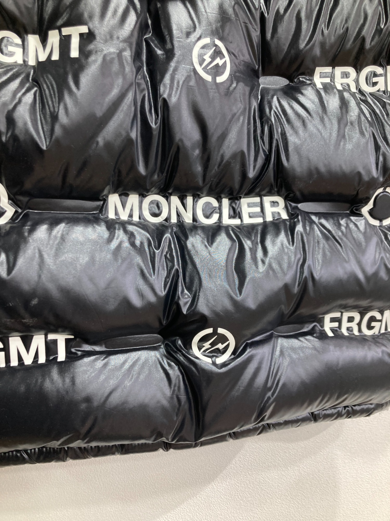 【美品】MONCLER ×FRAGMENT DESIGN 大人気コラボサイズ1 美品 MONCLER モンクレール ダウン サイズ:1 fragment design