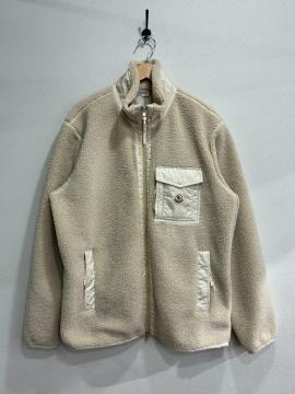 「ラグジュアリーブランドのMONCLER 」