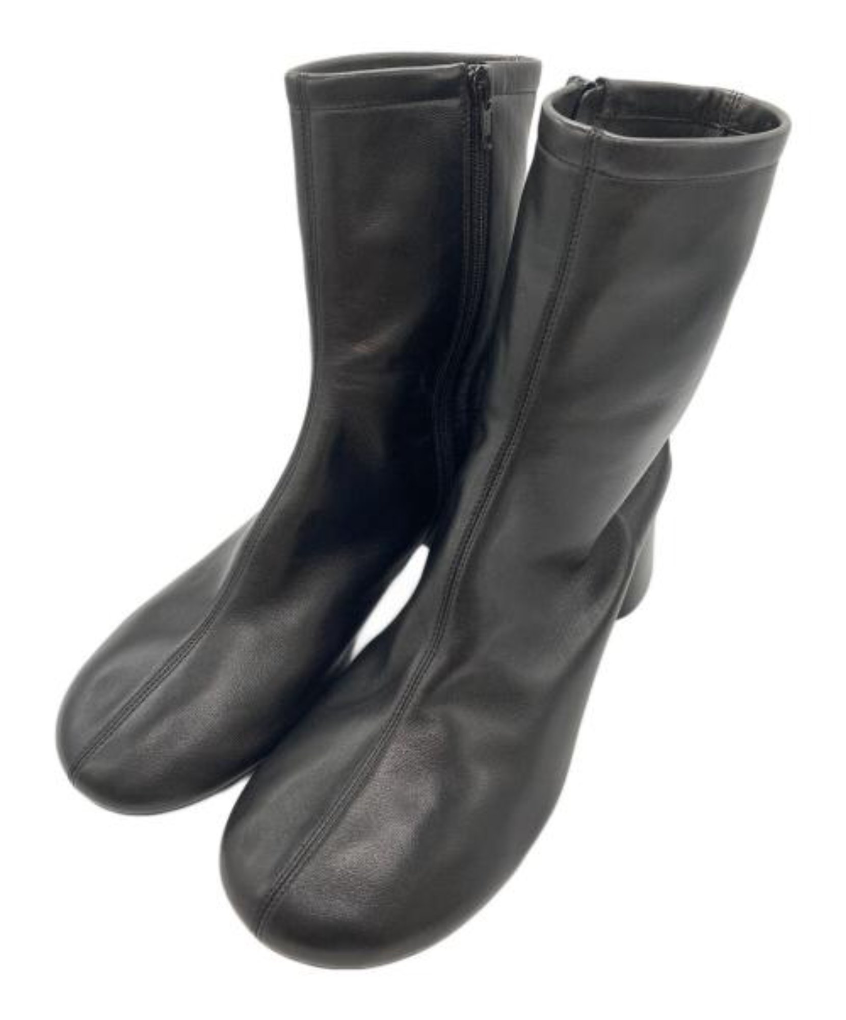BALENCIAGA（バレンシアガ）レザーショートブーツ　36/5 箱有 BALENCIAGA / バレンシアガ】ラウンドトゥ レザーショートブーツが入荷