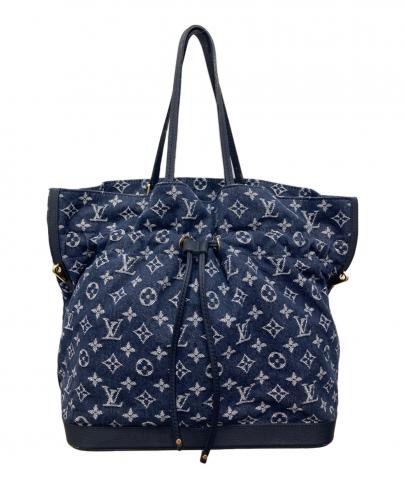 「ラグジュアリーブランドのLOUIS VUITTON 」