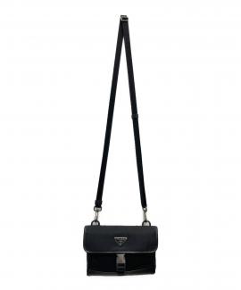 「ラグジュアリーブランドのPRADA 」