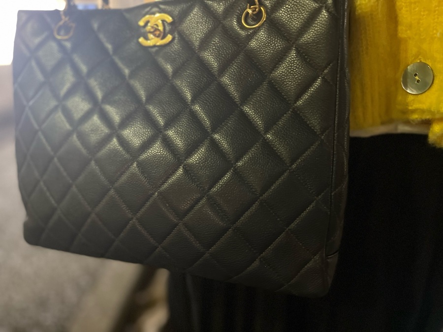 CHANEL 黒 キャビンスキン キルティング バッグ CHANEL ブラック キルティングショルダーバッグトートバッグ キャビア