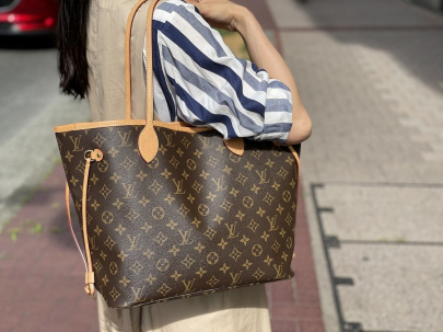 「ラグジュアリーブランドのLOUIS VUITTON 　 」