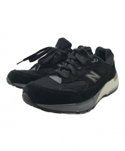 「スニーカーのNEW BALANCE 」