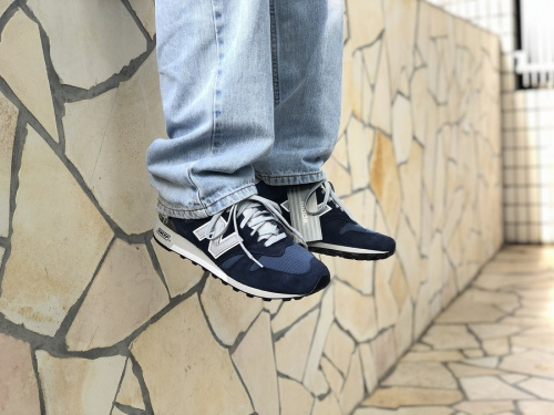 ニューバランスのスニーカー