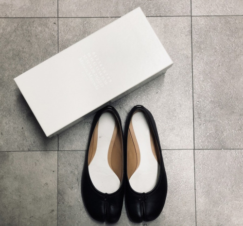 メゾンマルジェラの足袋バレエ