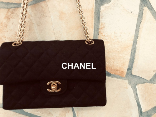 ラグジュアリーブランドのCHANEL