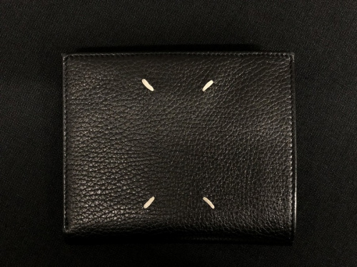メゾンマルジェラのShrink Leather Zip Wallet