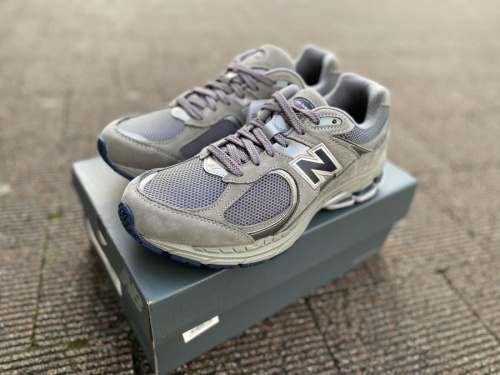 ニューバランスのML2002RA