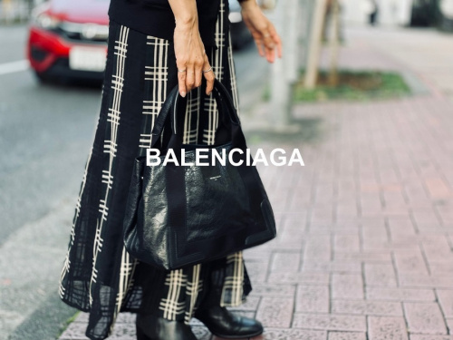 ラグジュアリーブランドのBALENCIAGA