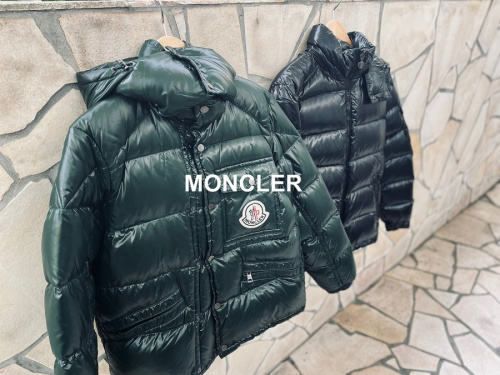 ラグジュアリーブランドのMONCLER