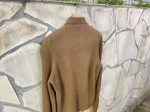 エルメスのレザー切替ニットカーディガン