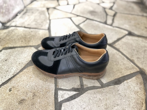 トモアンドシーオーのエアージャーマントレーナー