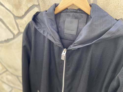 ジバンシーの4Gジャガードウィンドブレーカー