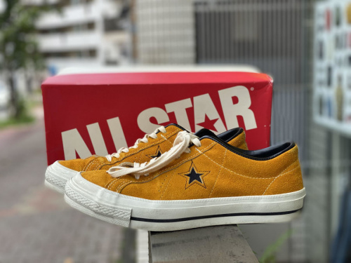 スニーカーのCONVERSE