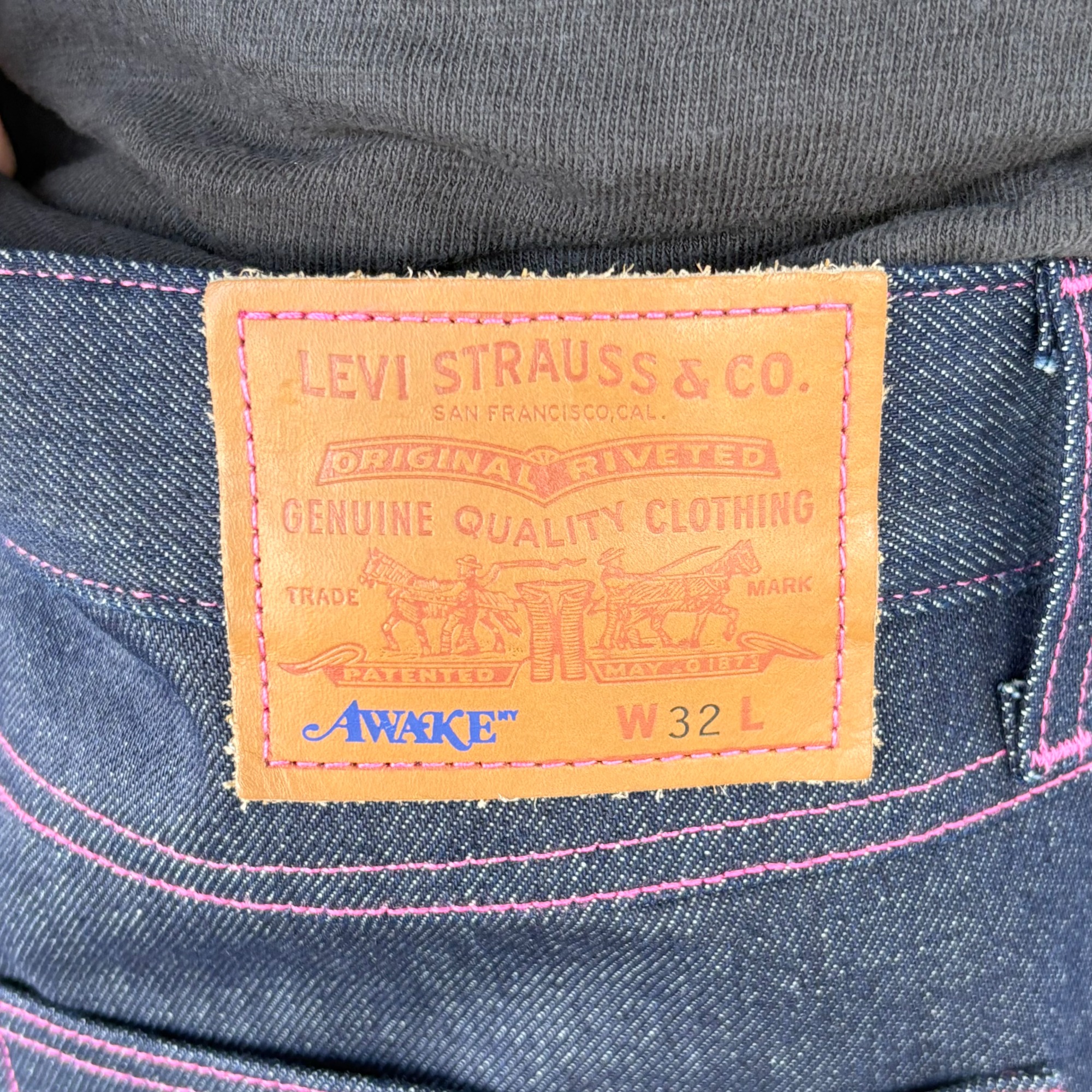 Levi's×AWAKE】より、 Raw Denim Oversized Jortsを買取入荷