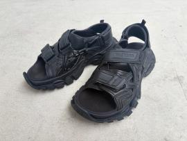 「ラグジュアリーブランドのBALENCIAGA 」
