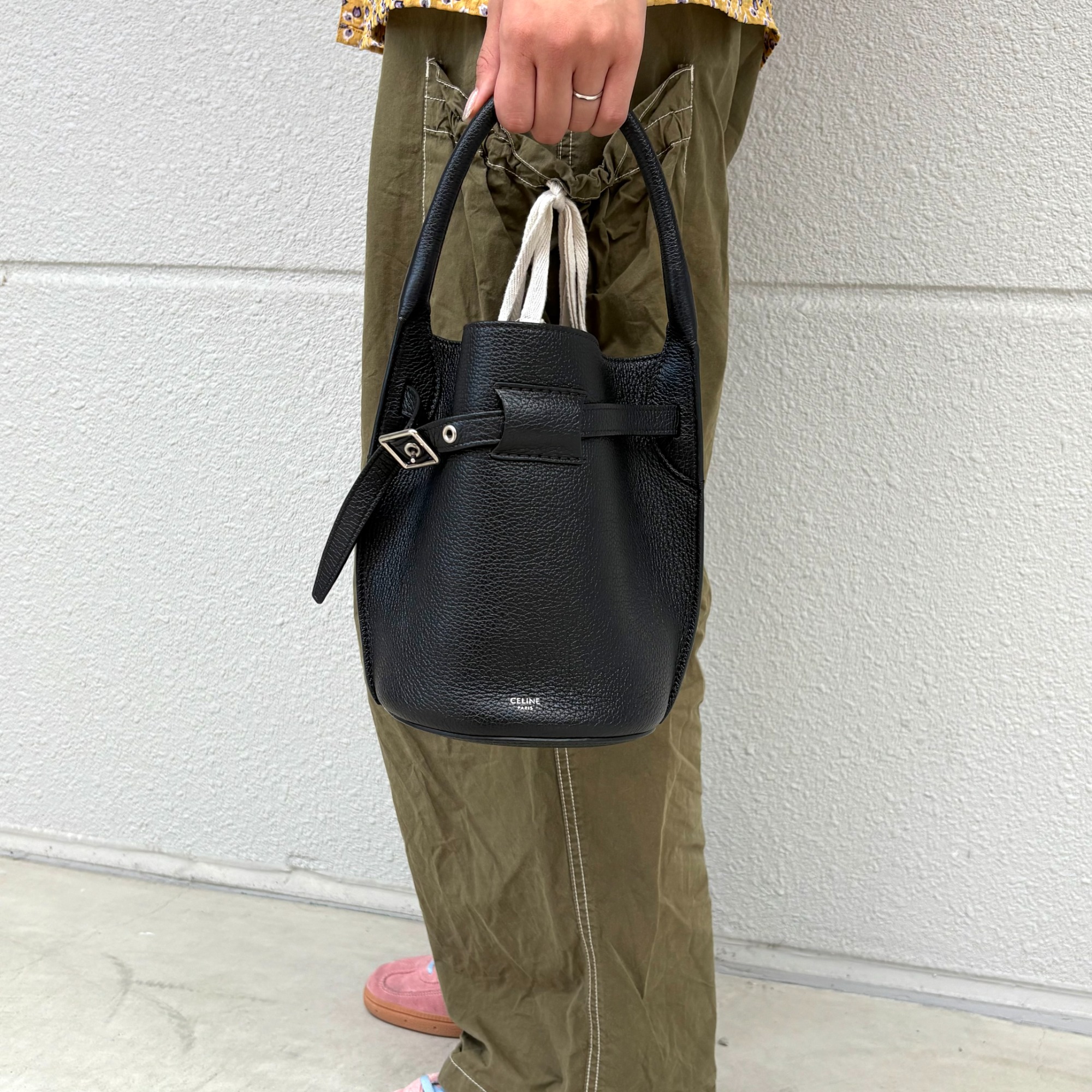 断捨離中さん専用 Celine ショルダーバッグ CELINE【入手困難】スモールバケット/TRIOMPHEカーフスキン 全色