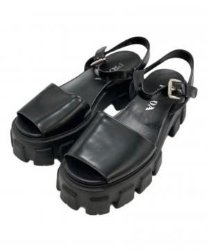 「ラグジュアリーブランドのPRADA 」