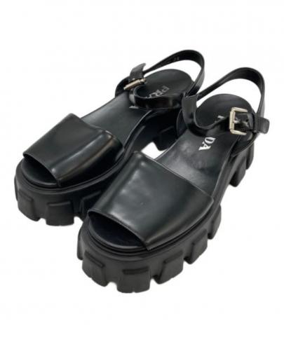 「ラグジュアリーブランドのPRADA 」