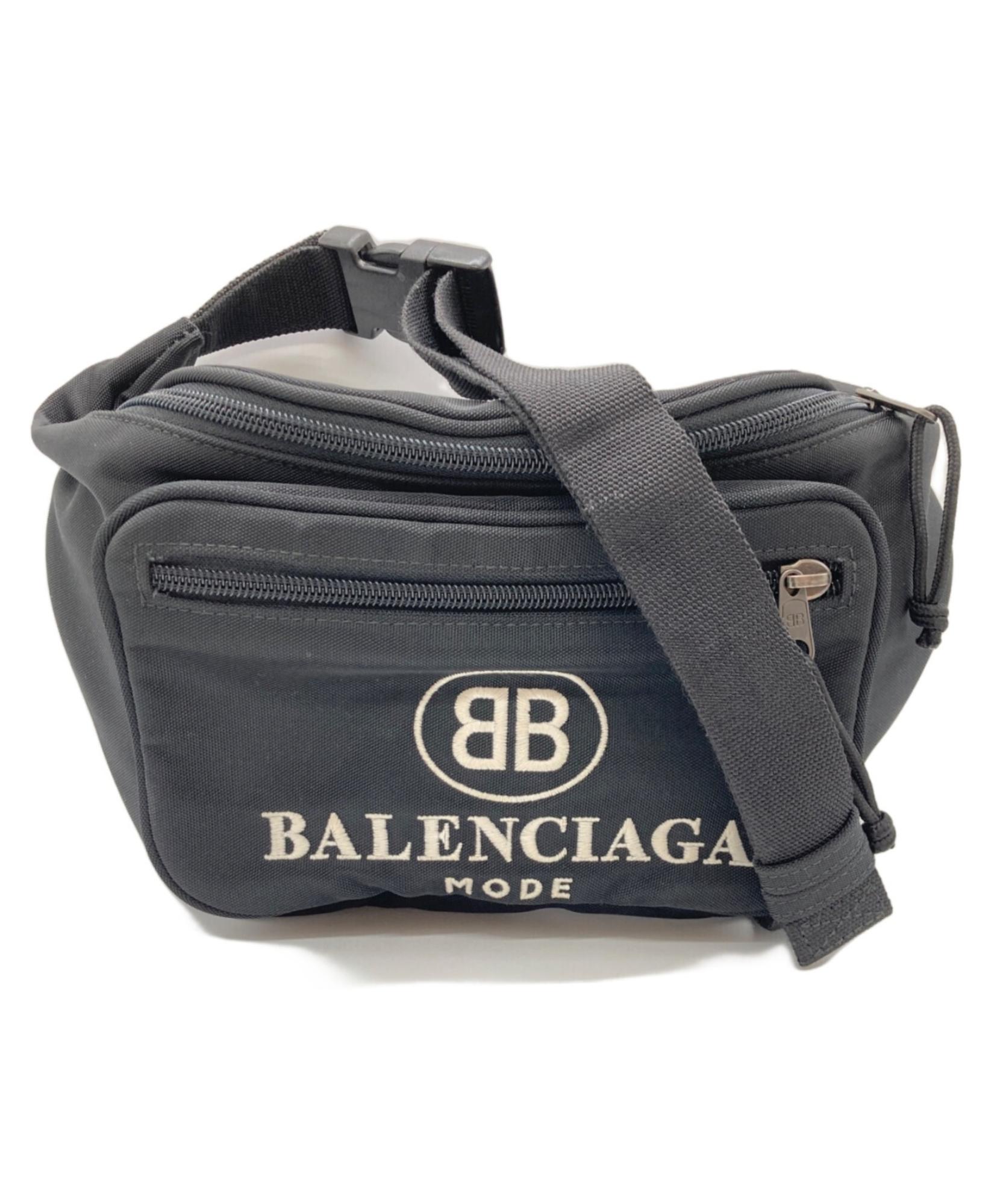 BALENCIAGA / バレンシアガ】よりエクスプローラーショルダーバッグを