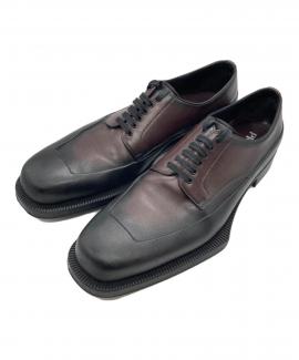 「ラグジュアリーブランドのPRADA 」