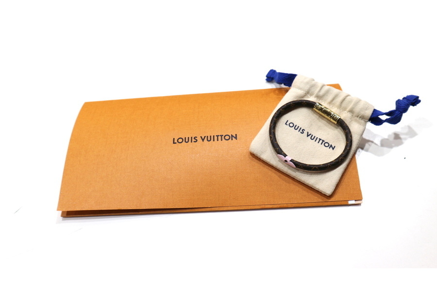 コーディネートのアクセントに！LOUIS VUITTON/ルイヴィトンより