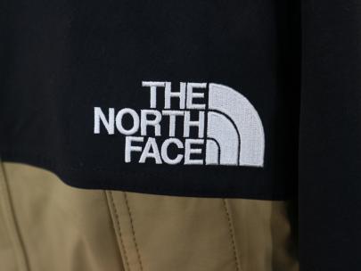 「アウトドアブランドのTHE NORTH FACE 」