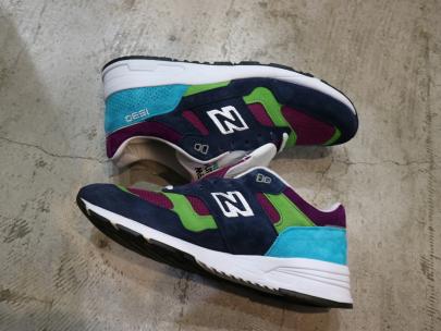 「スニーカーのNEW BALANCE 」