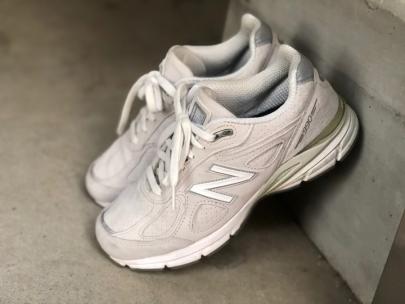 「スニーカーのNEW BALANCE 」