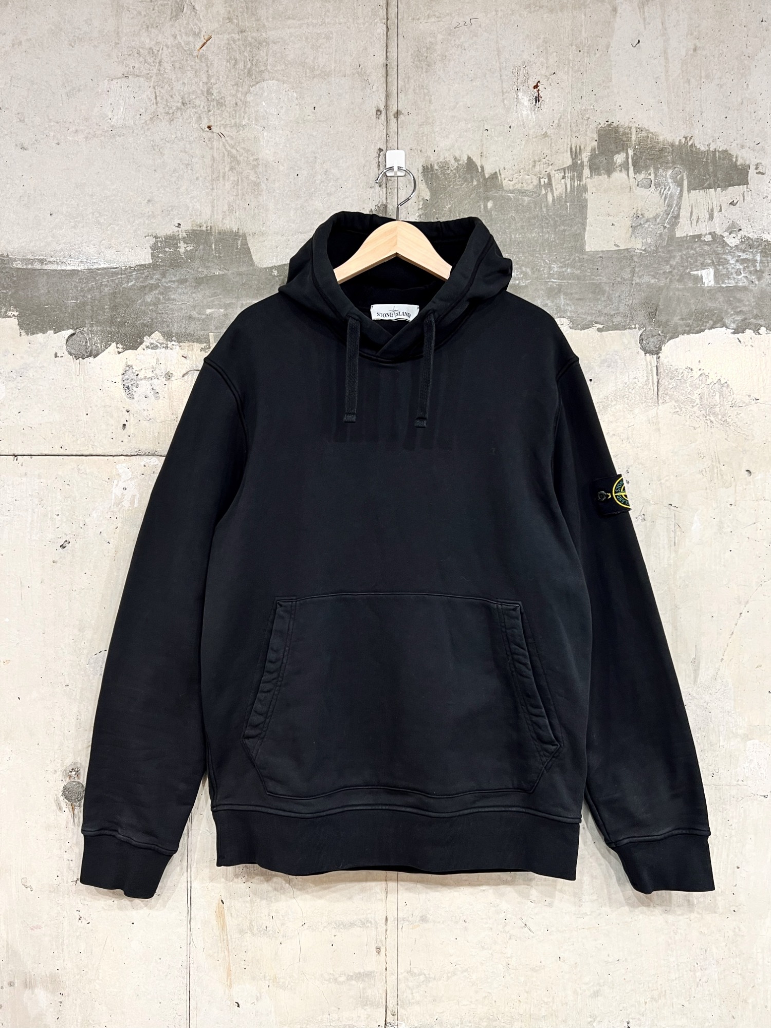 ストーンアイランド STONE ISLAND プルオーバーパーカー ブラック 